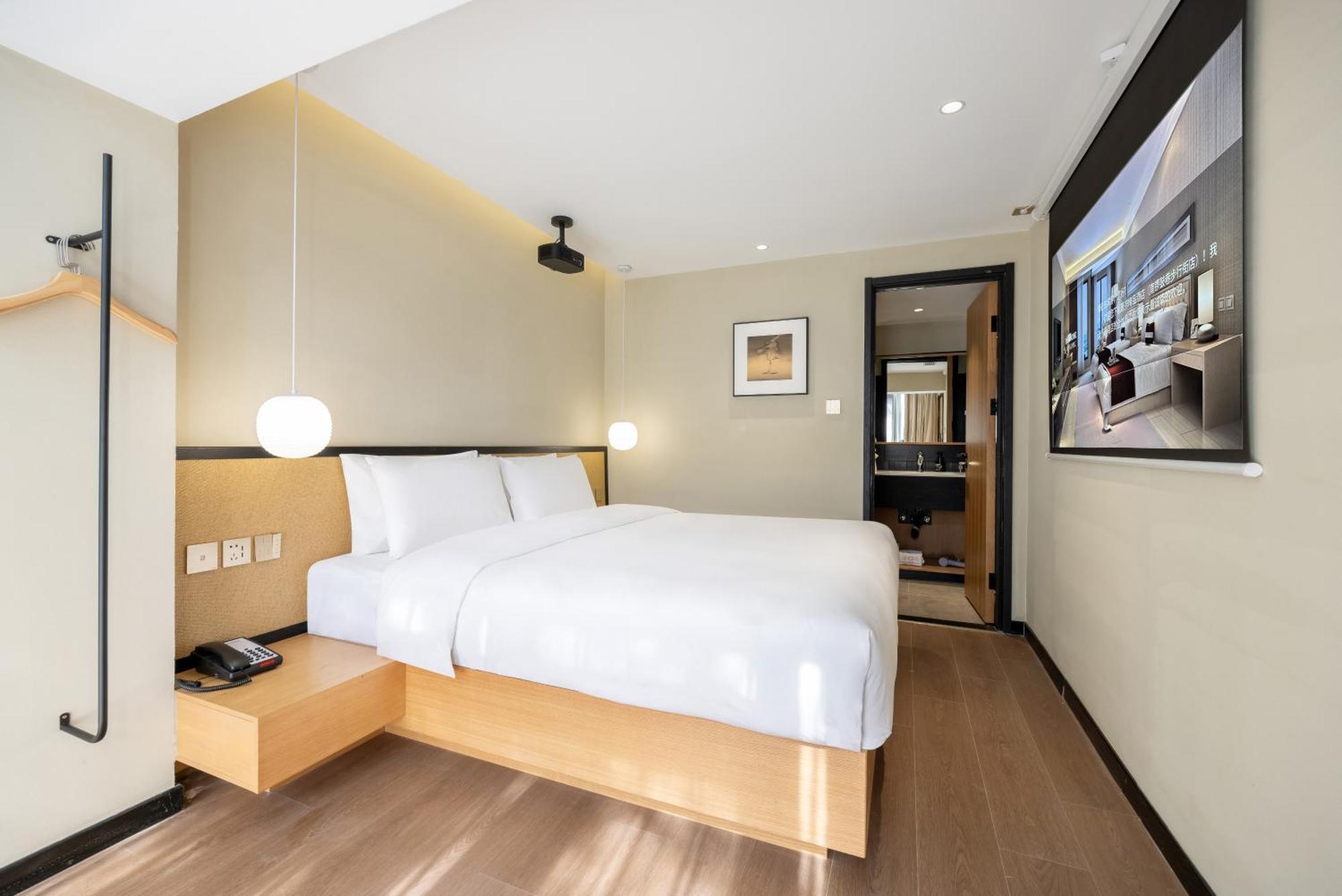 Beijing Tangfu Nanluoguxiang Wang Fu Jing Forbidden City Snack Street Hotel,1 Stop Walking To Airport Express,3 Stop To Tiananmen&Free Laundry Dry Service &Professional Free Tour Ticket Service With English Speaking Staff מראה חיצוני תמונה