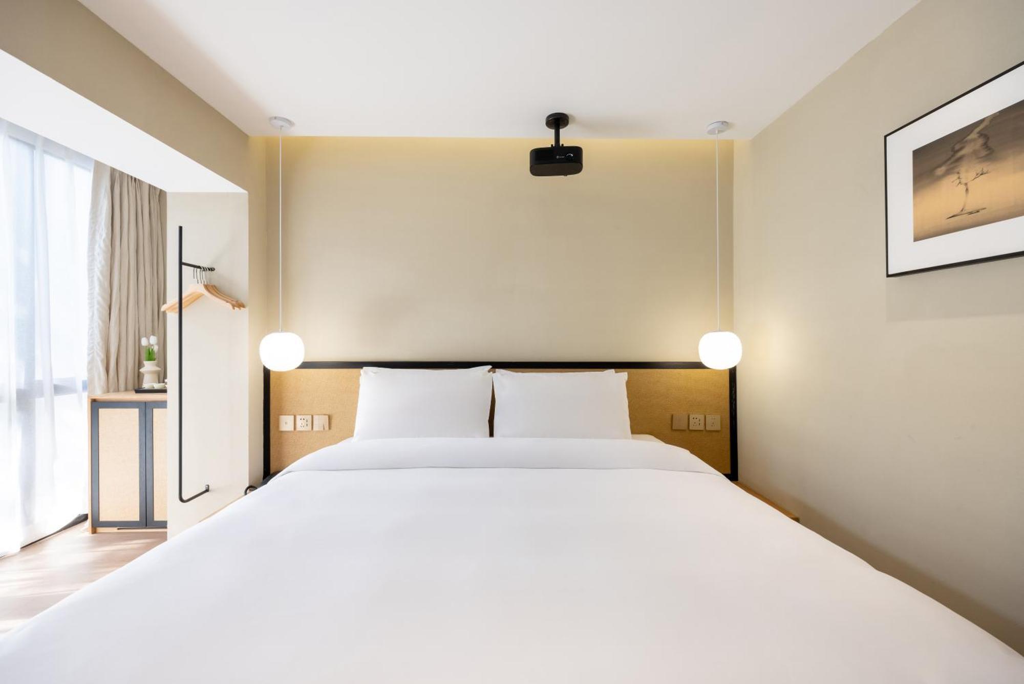 Beijing Tangfu Nanluoguxiang Wang Fu Jing Forbidden City Snack Street Hotel,1 Stop Walking To Airport Express,3 Stop To Tiananmen&Free Laundry Dry Service &Professional Free Tour Ticket Service With English Speaking Staff מראה חיצוני תמונה