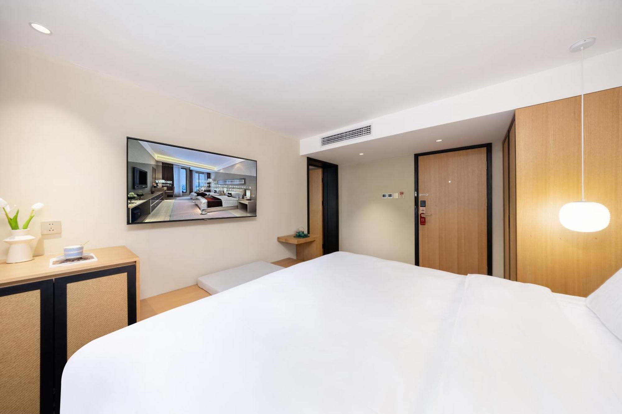 Beijing Tangfu Nanluoguxiang Wang Fu Jing Forbidden City Snack Street Hotel,1 Stop Walking To Airport Express,3 Stop To Tiananmen&Free Laundry Dry Service &Professional Free Tour Ticket Service With English Speaking Staff מראה חיצוני תמונה