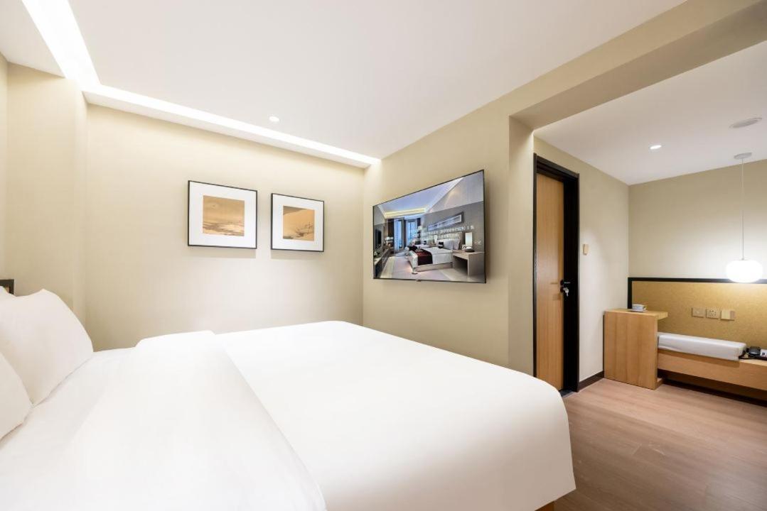Beijing Tangfu Nanluoguxiang Wang Fu Jing Forbidden City Snack Street Hotel,1 Stop Walking To Airport Express,3 Stop To Tiananmen&Free Laundry Dry Service &Professional Free Tour Ticket Service With English Speaking Staff מראה חיצוני תמונה
