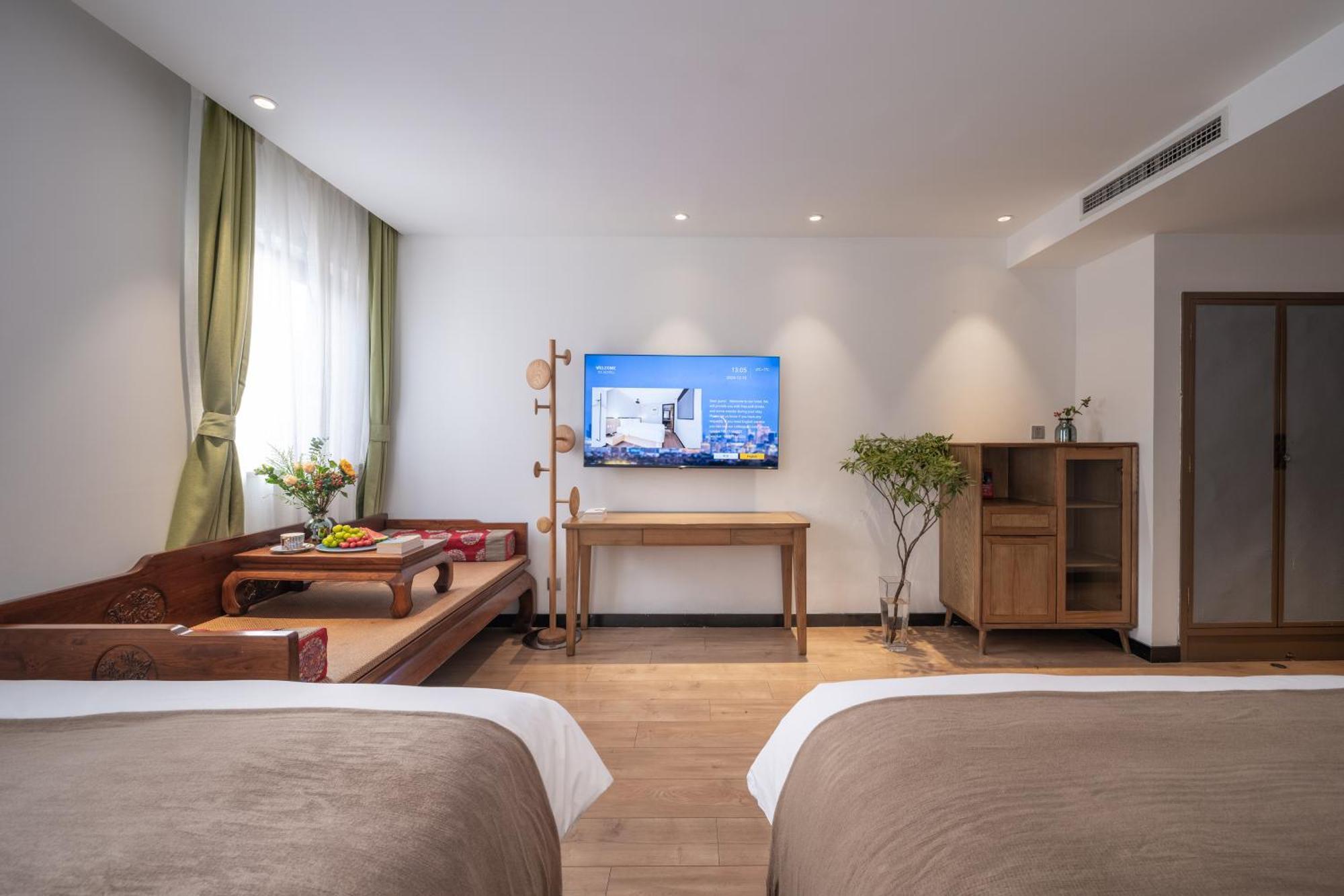 Beijing Tangfu Nanluoguxiang Wang Fu Jing Forbidden City Snack Street Hotel,1 Stop Walking To Airport Express,3 Stop To Tiananmen&Free Laundry Dry Service &Professional Free Tour Ticket Service With English Speaking Staff מראה חיצוני תמונה