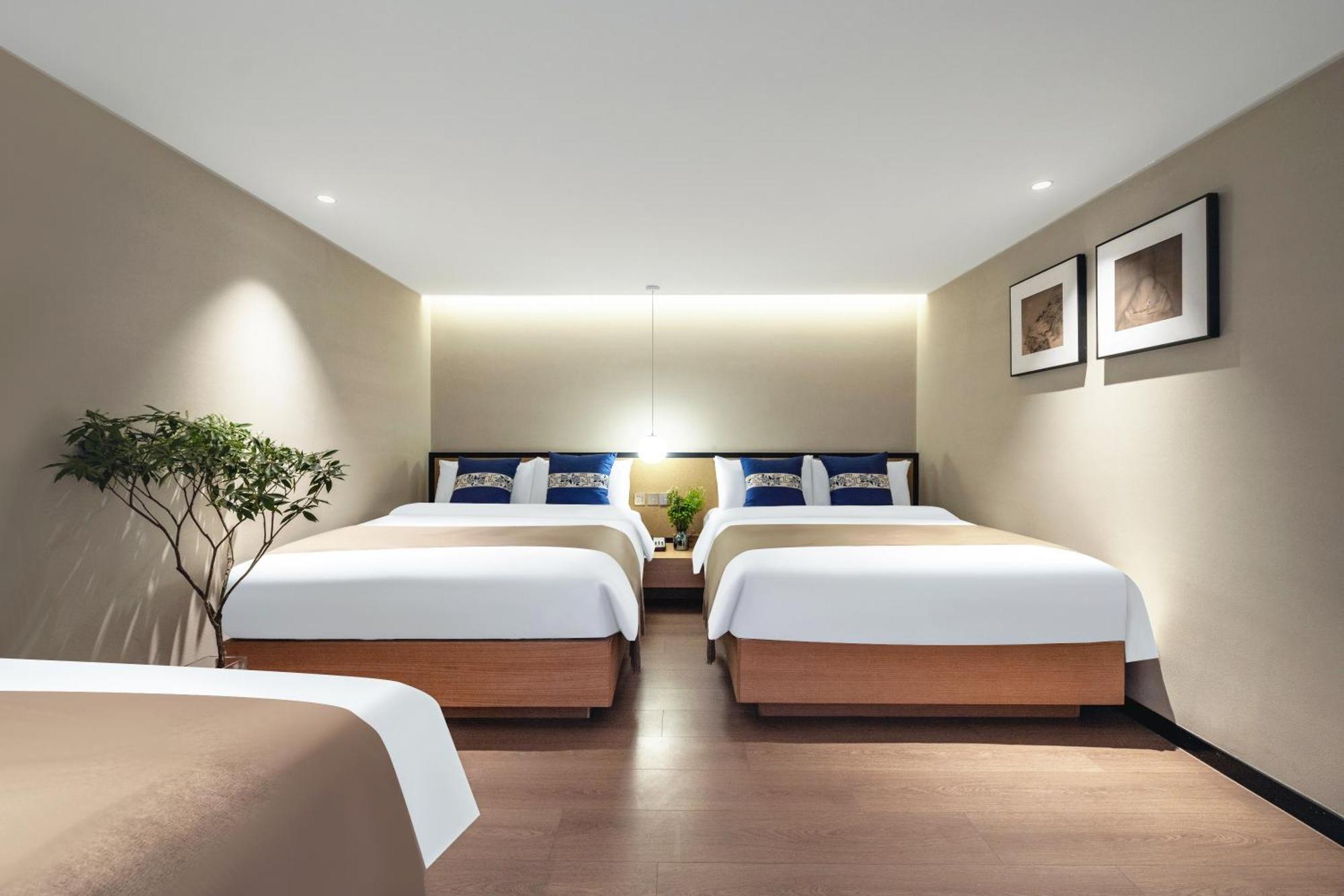 Beijing Tangfu Nanluoguxiang Wang Fu Jing Forbidden City Snack Street Hotel,1 Stop Walking To Airport Express,3 Stop To Tiananmen&Free Laundry Dry Service &Professional Free Tour Ticket Service With English Speaking Staff מראה חיצוני תמונה